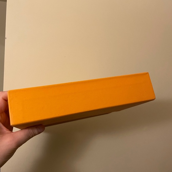 LV box - Picture 2 of 5